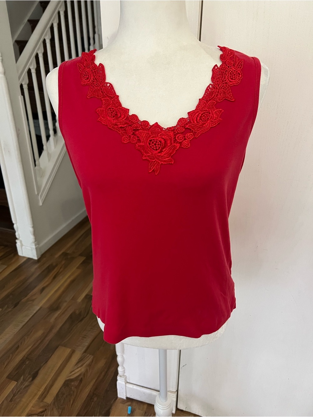 Falls Creek Red Sleeveless V-Neck Top with Floral Lace Appliqué, Large, EUC